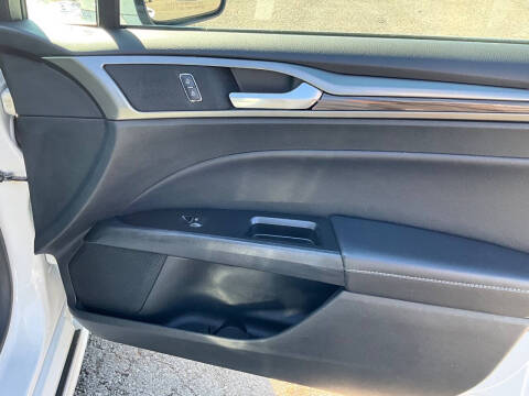 2017 Ford Fusion Hybrid SE