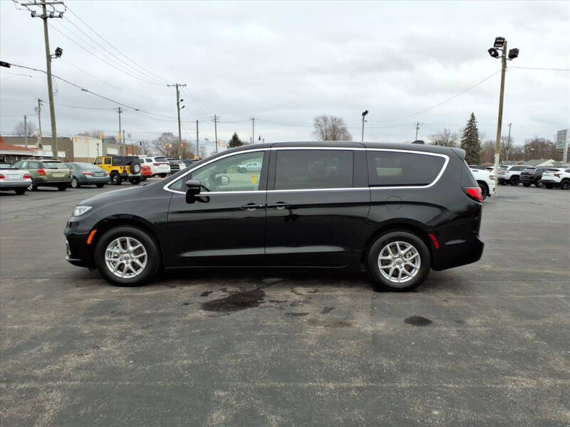 2024 Chrysler Pacifica Touring L
