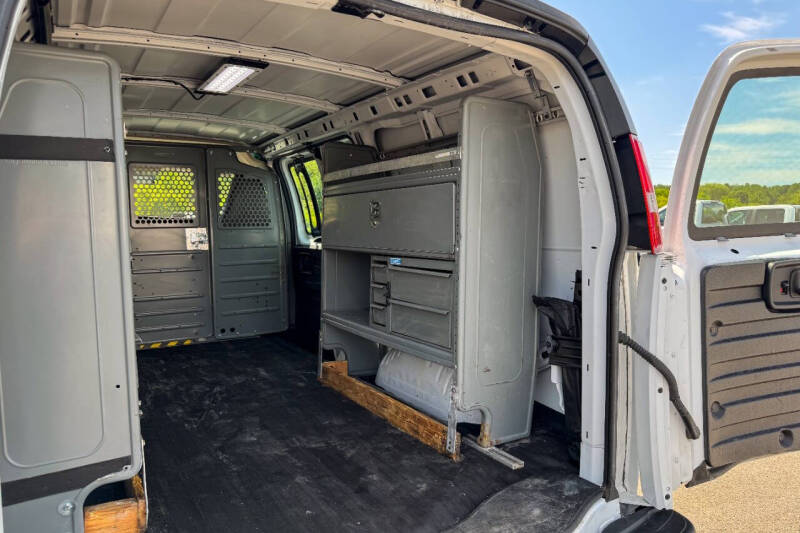 2023 GMC Savana 2500
