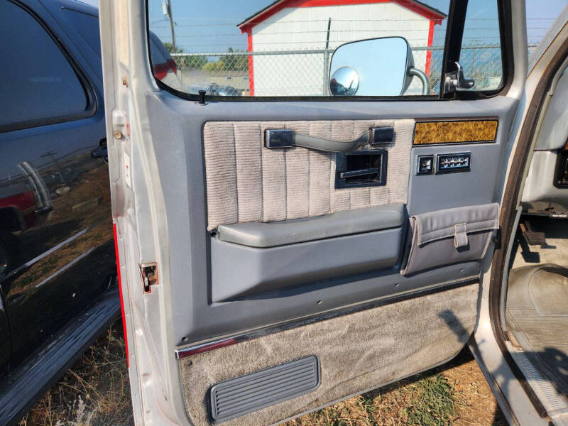 1990 Chevrolet Suburban V2500