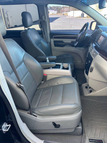 2014 Volkswagen Routan SEL Premium