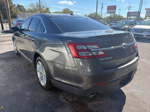 2016 Ford Taurus SEL