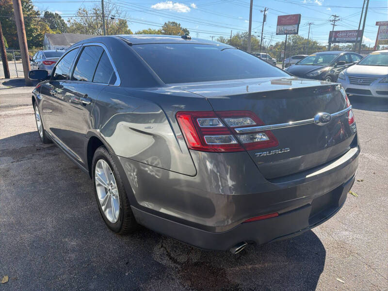2016 Ford Taurus SEL