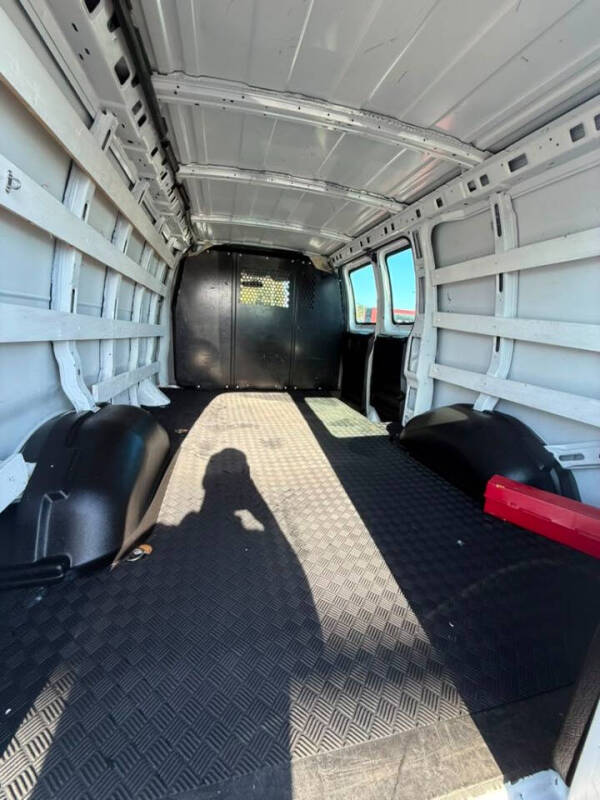 2022 GMC Savana 2500