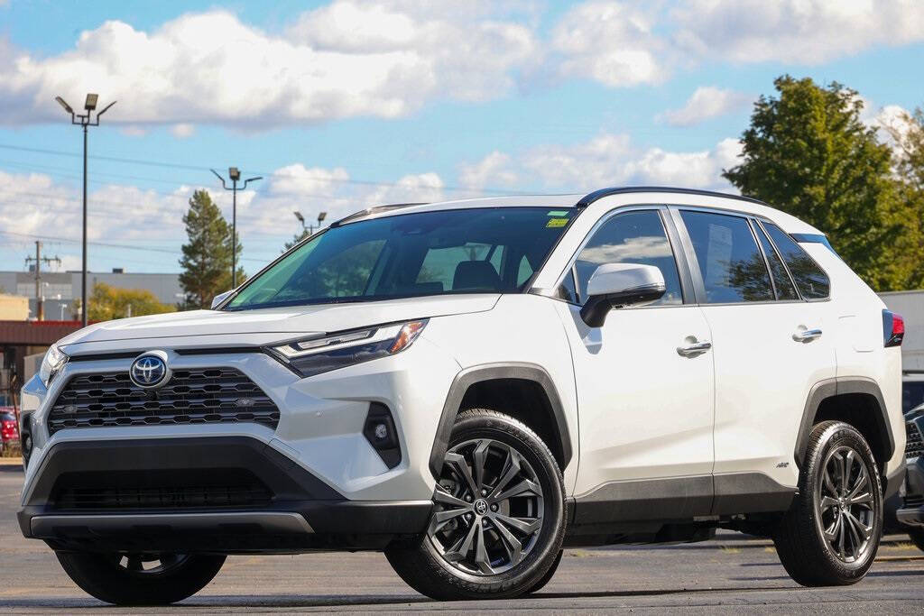 2023-toyota-rav4-hybrid-limited-awd-4dr-suv.jpg