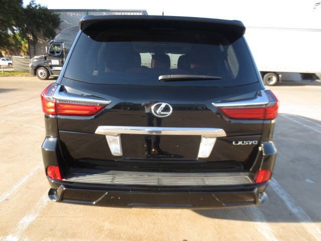 2017 Lexus LX 570