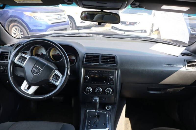 2014 Dodge Challenger SXT