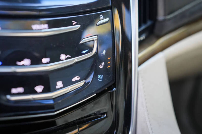 2018 Cadillac Escalade Luxury