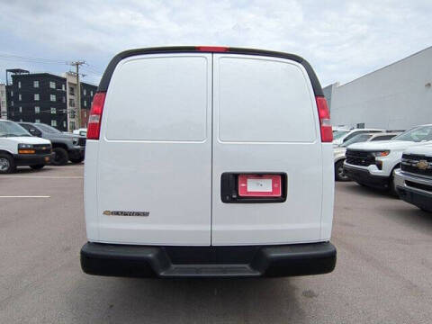 2025 Chevrolet Express 2500