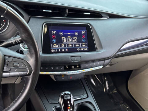 2022 Cadillac XT4 Luxury