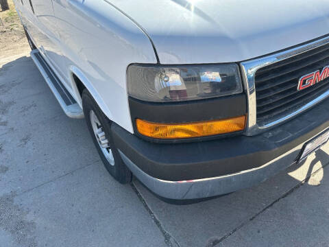 2022 GMC Savana 2500