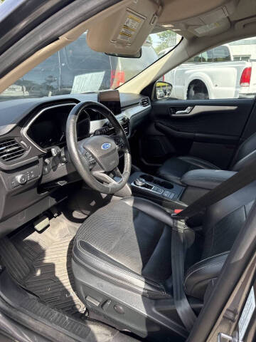 2020 Ford Escape SEL