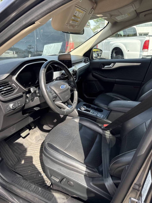 2020 Ford Escape SEL