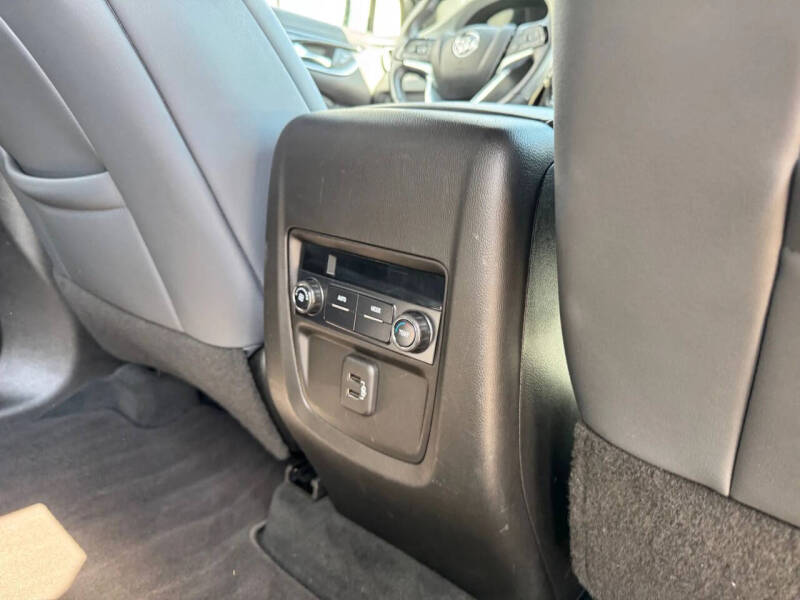 2022 Buick Enclave Essence