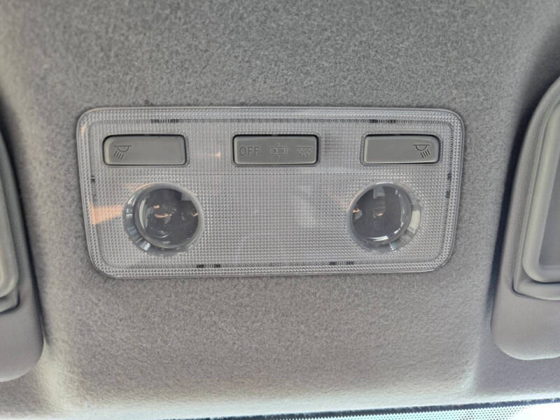 2016 Toyota Yaris 5-Door SE