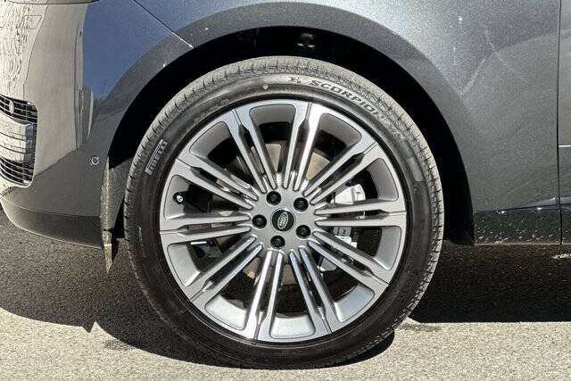 2025 Land Rover Range Rover P400 SE LWB