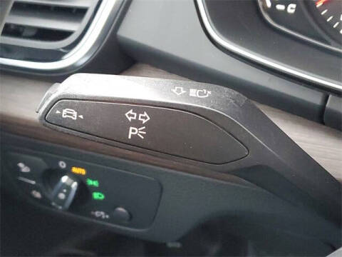 2023 Audi Q5 quattro Premium 40 TFSI