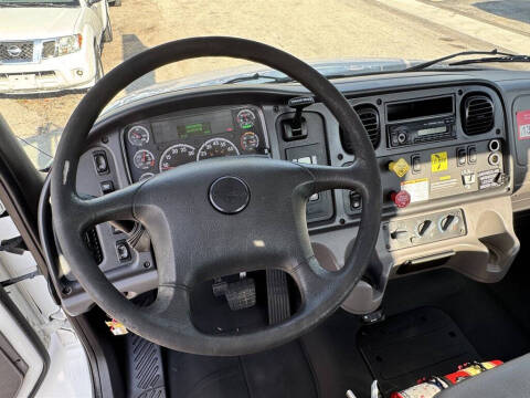 2017 Freightliner M2 106