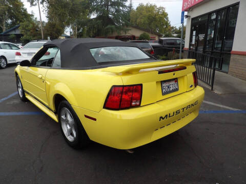 2003 Ford Mustang Premium