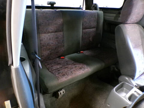 2000 Chevrolet Tracker