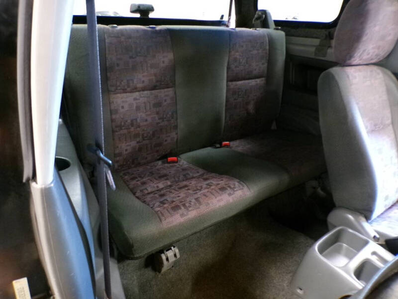 2000 Chevrolet Tracker