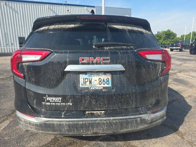2023 GMC Terrain SLT