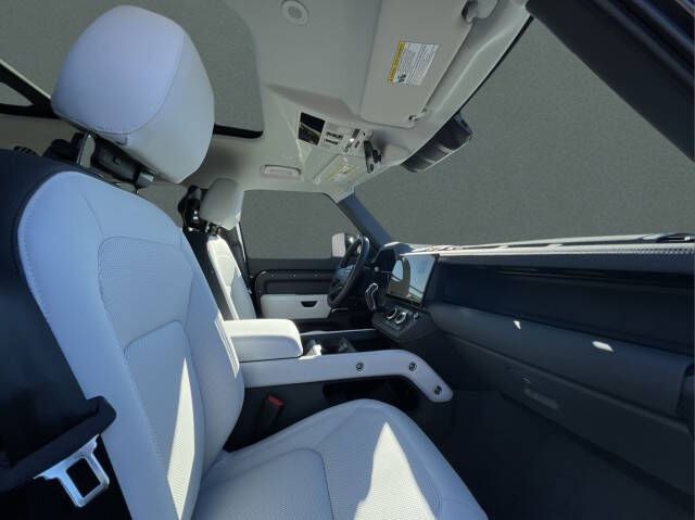 2026 Land Rover Defender 130 P300 S