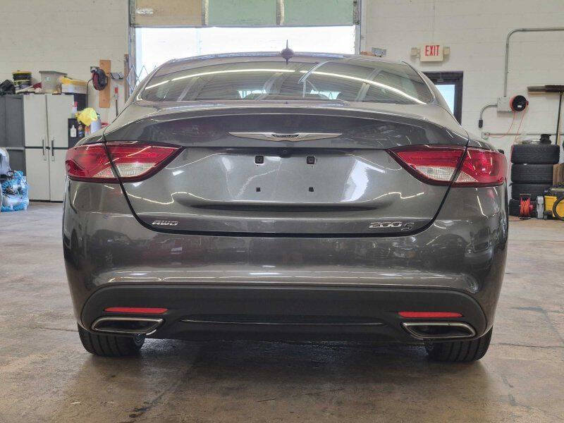 2015 Chrysler 200 S