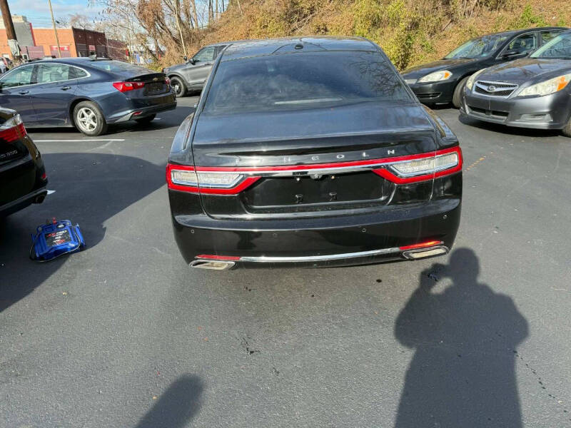 2017 Lincoln Continental Select