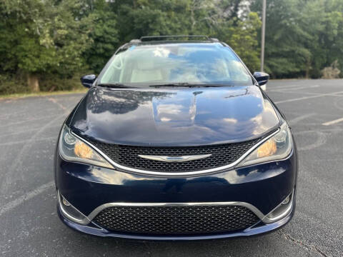 2017 Chrysler Pacifica Touring-L