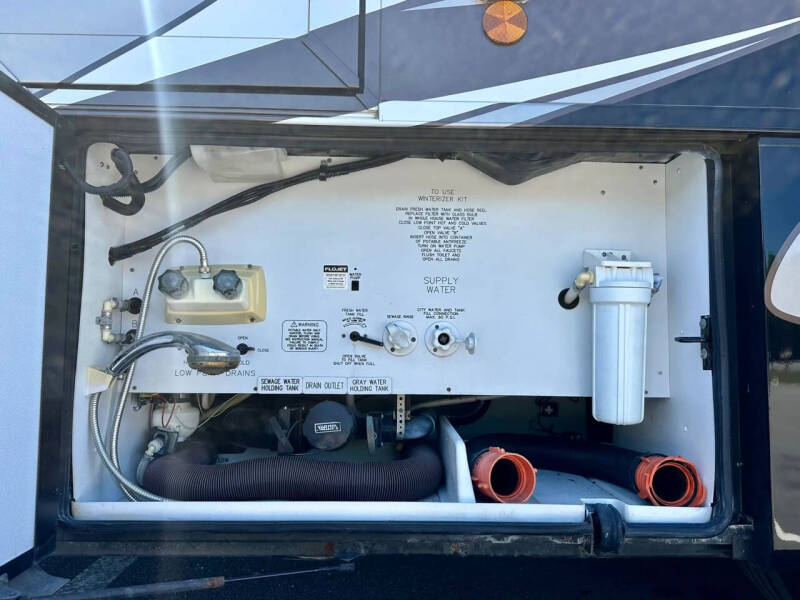 2014 Freightliner XCR Chassis