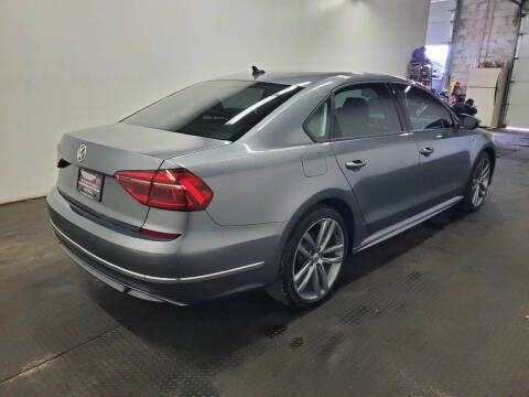 2018 Volkswagen Passat 2.0T R-Line