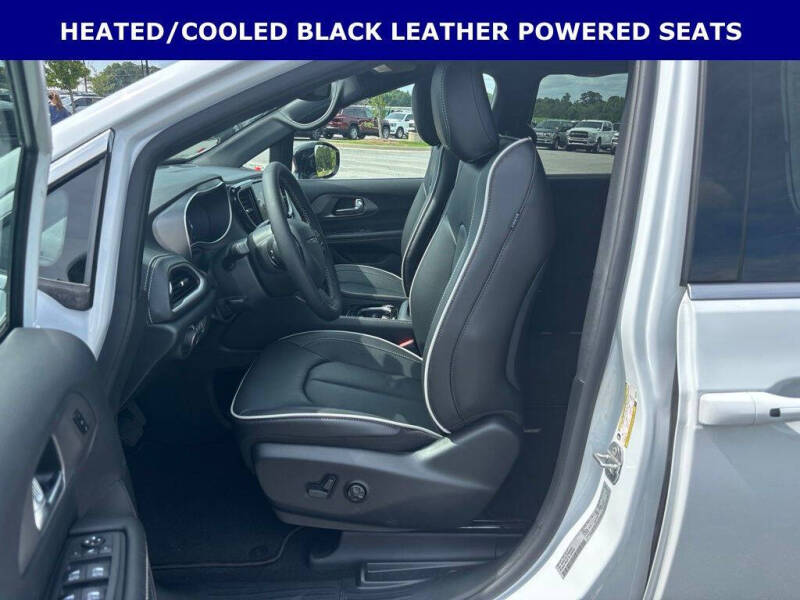 2027 Chrysler Pacifica Limited