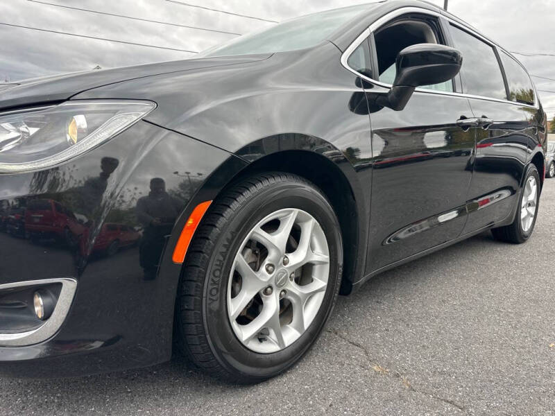 2017 Chrysler Pacifica Touring Plus
