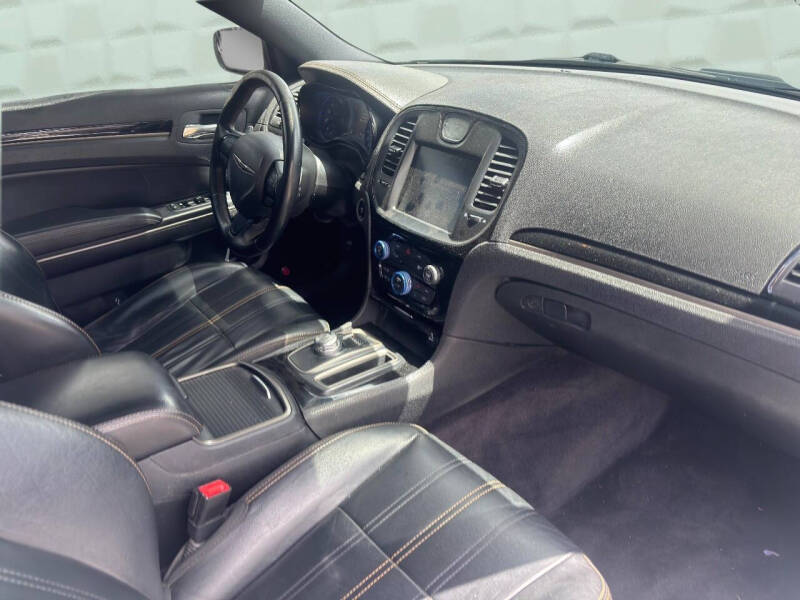 2016 Chrysler 300 S