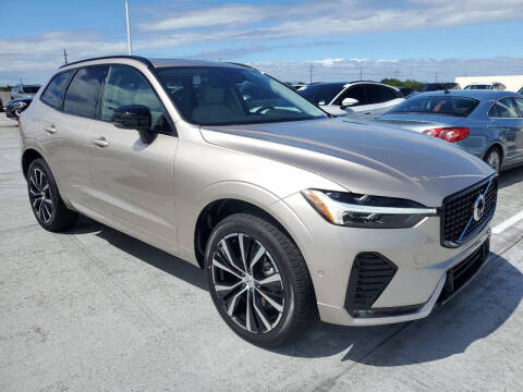 2025 Volvo XC60 B5 Plus Dark Theme