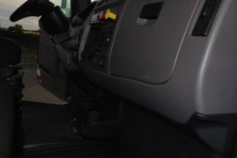 2023 Peterbilt 348 6 X 4 DAY CAB