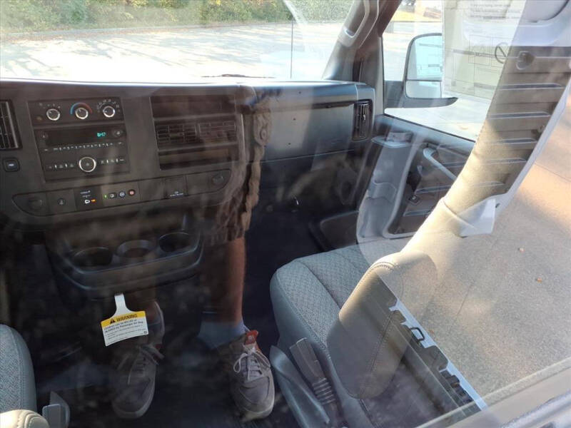 2025 Chevrolet Express 2500