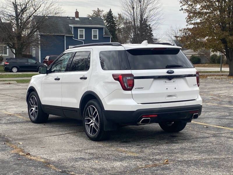 2017 Ford Explorer Sport
