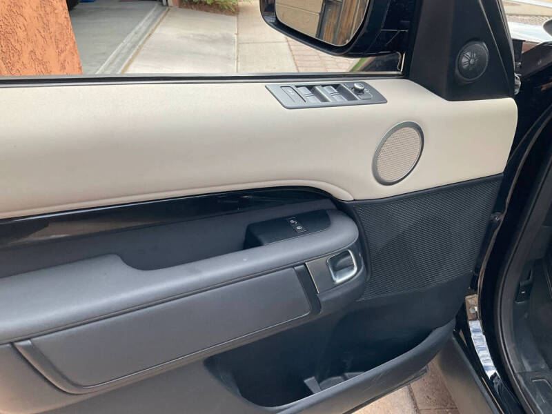 2020 Land Rover Discovery SE