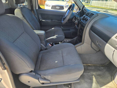 2004 Nissan Frontier XE