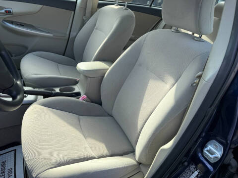 2011 Toyota Corolla LE