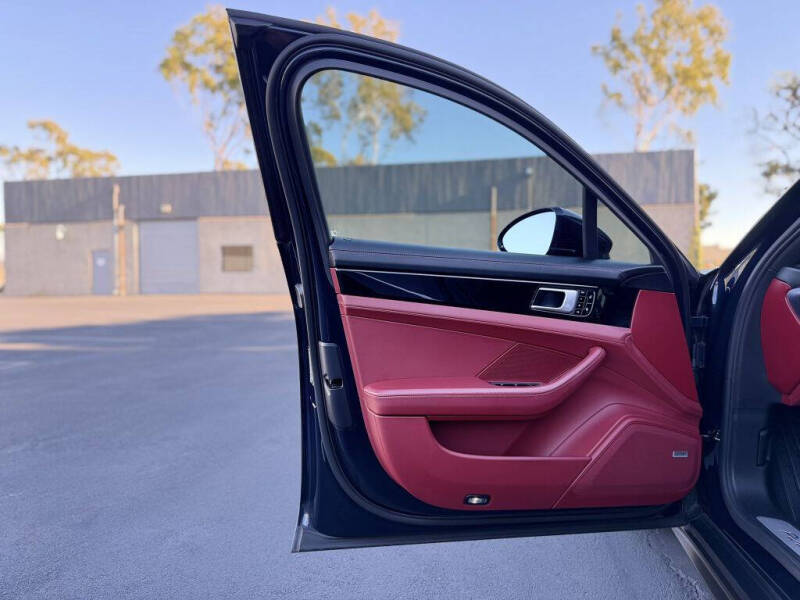 2018 Porsche Panamera 4S