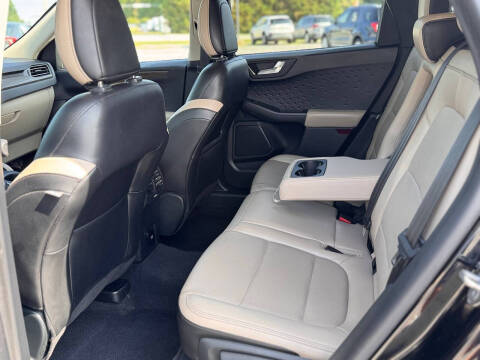 2020 Ford Escape Titanium