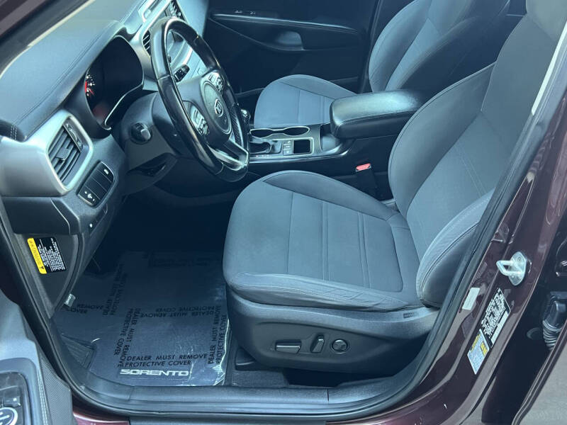 2017 Kia Sorento LX