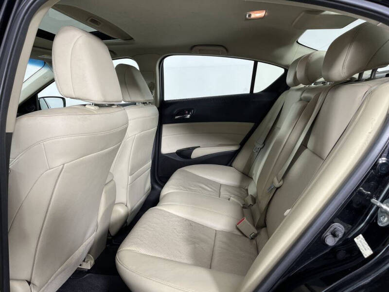 2013 Acura ILX 2.0L w/Premium