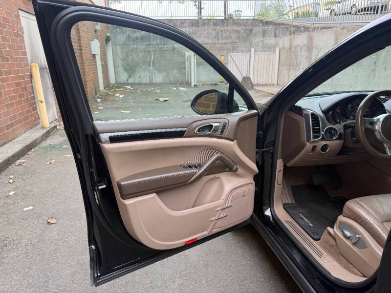 2012 Porsche Cayenne Tiptronic