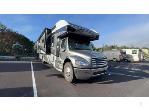 2025 Freightliner S2RV Chassis