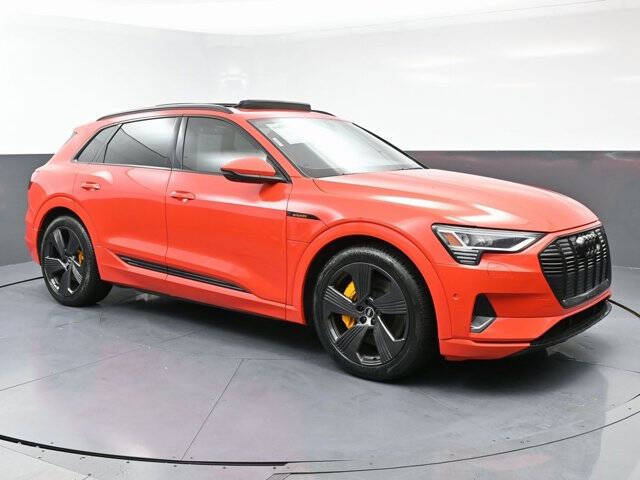 2022 Audi e-tron quattro Premium Plus