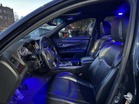 2015 Infiniti Q70 3.7